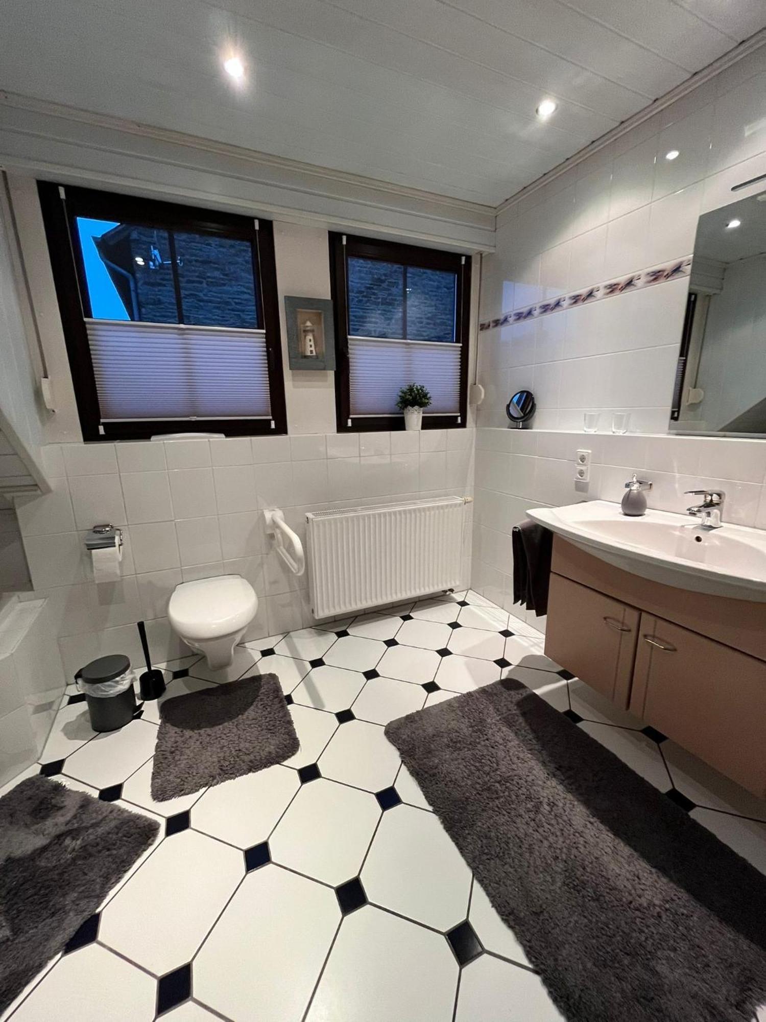 Kaisers Ferienhaus Kaifenheim Buitenkant foto